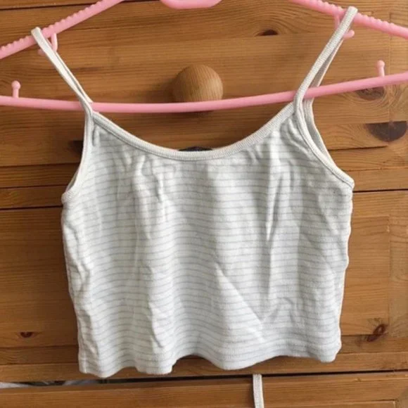 Brandy Melville Womens Crop-top